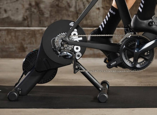 KICKR Core Smart Trainer en r oute