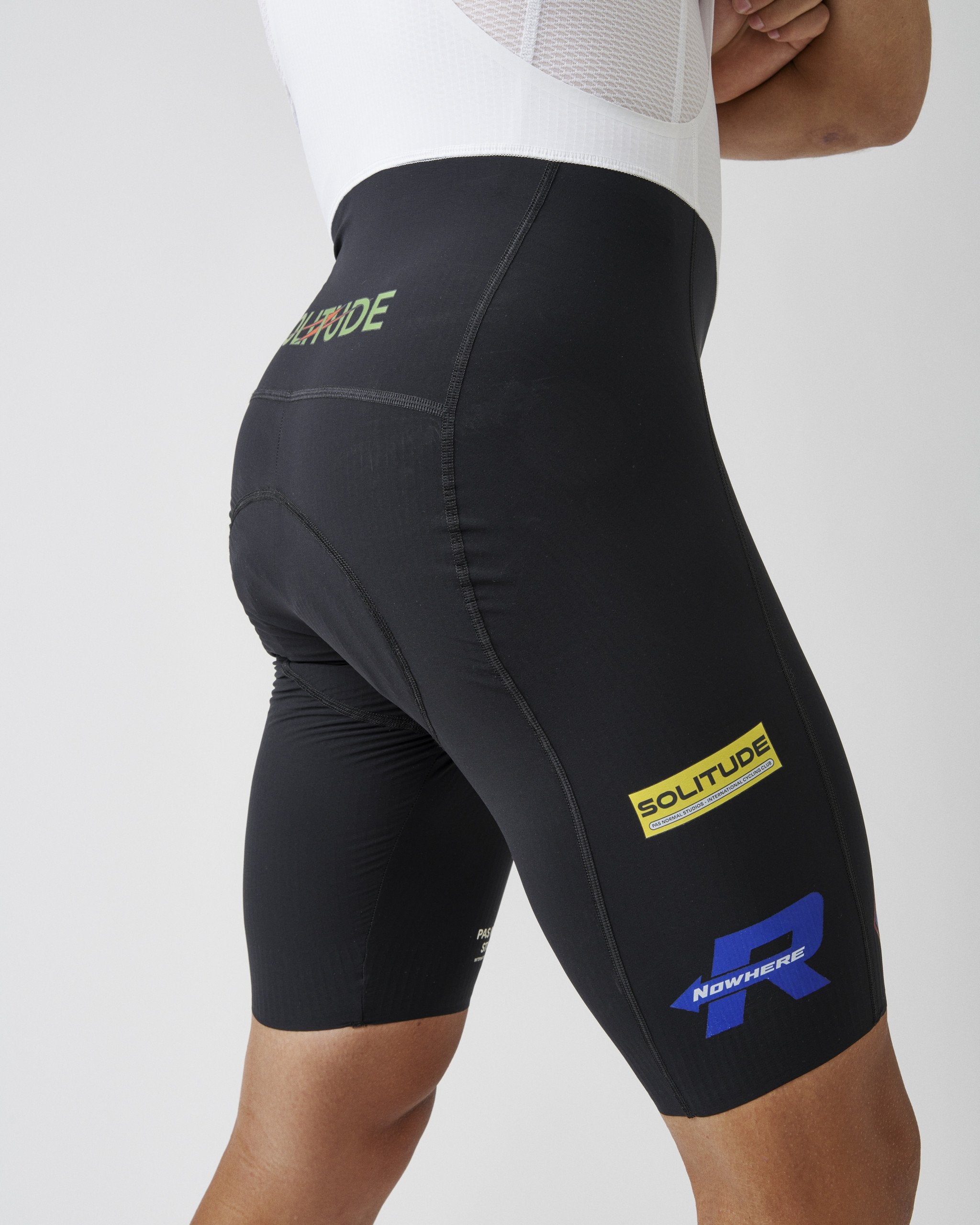 Solitude Logo Bib (Retail Exclusive) – en/r/oute
